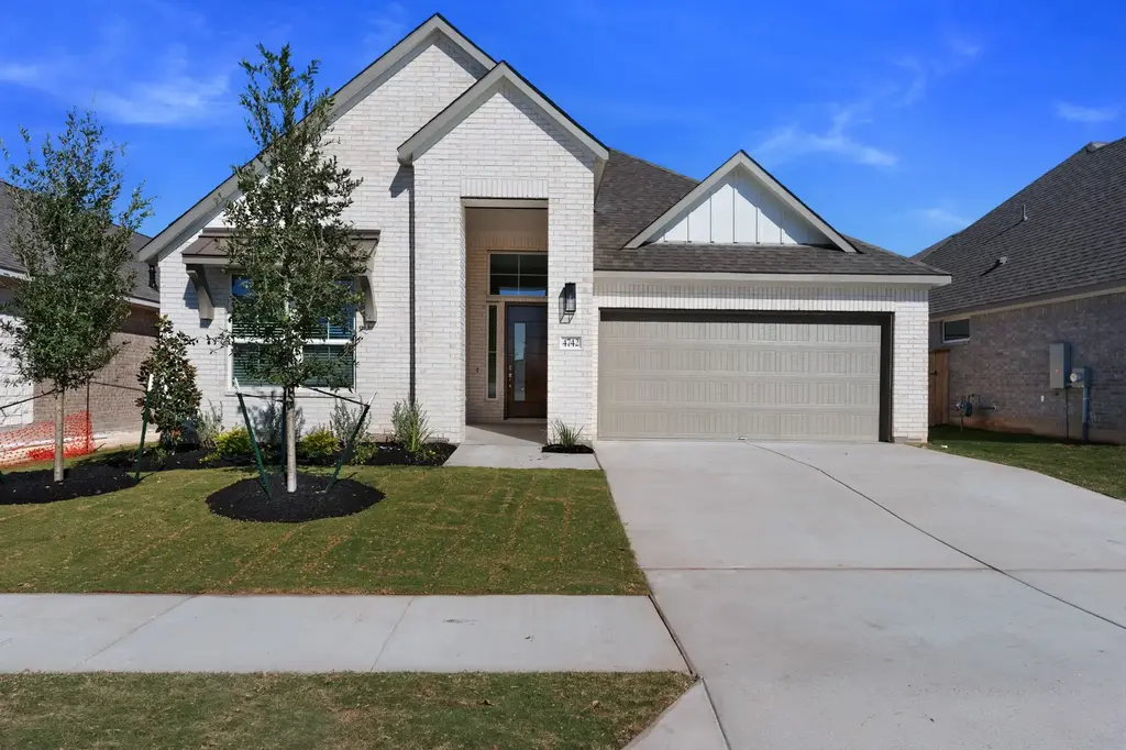 4742 Regents Pl, Round Rock