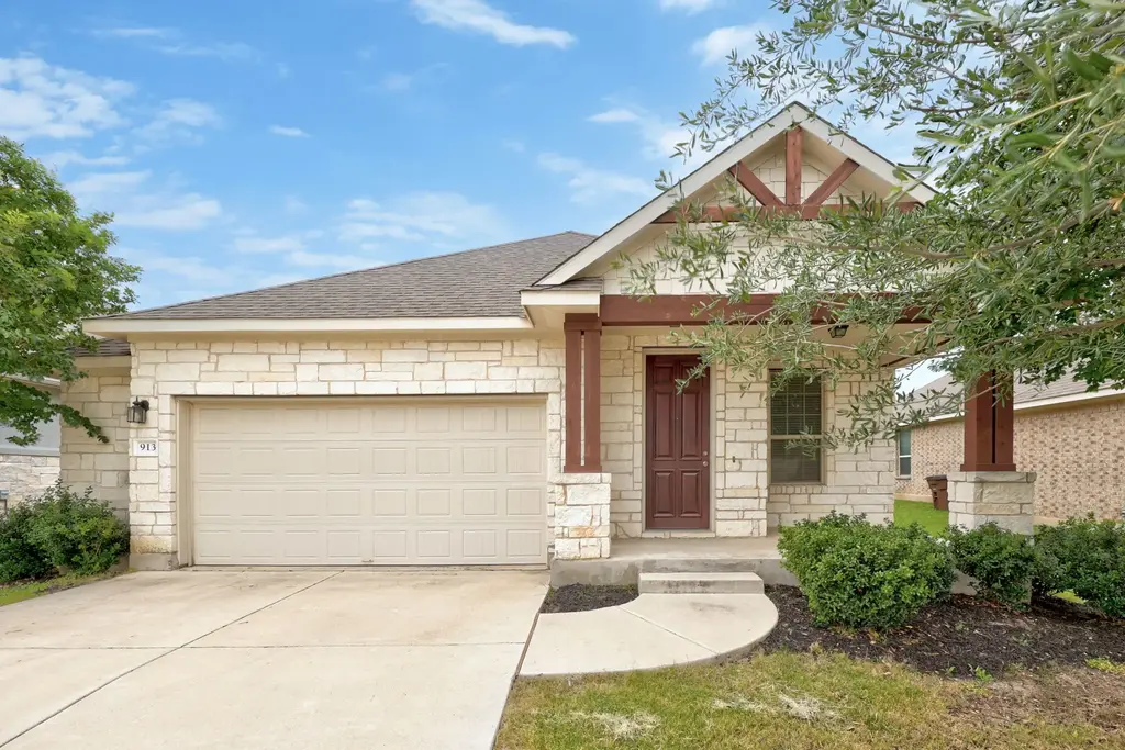 913 Centerra Hills Cir, Round Rock