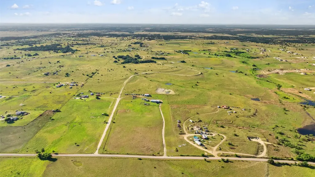 4501 210 County Rd, Bertram
