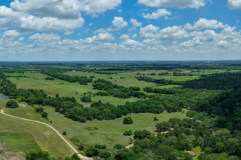5018 Wolters Rd, Schulenburg