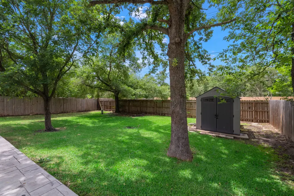 1521 Strasburg Cir, College Station