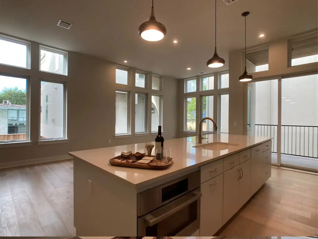 2300 Enfield Rd 207, Austin