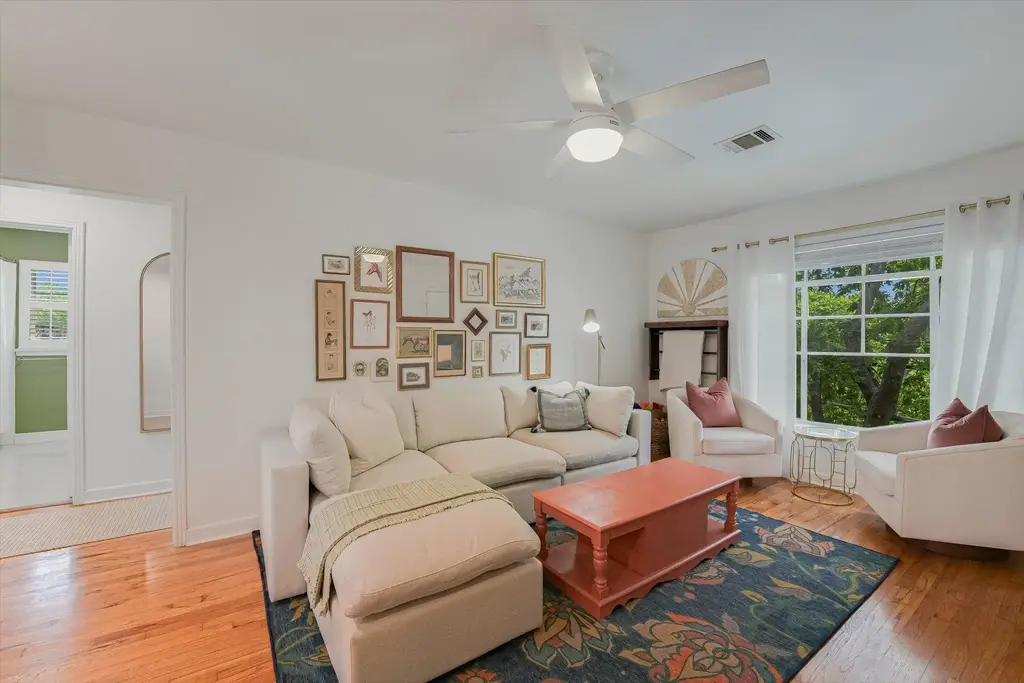 3309 Grooms St 208, Austin