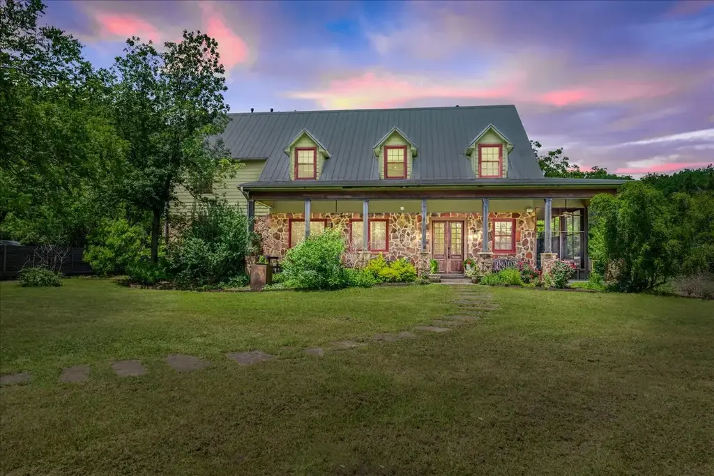 20 Reese Dr, Sunset Valley