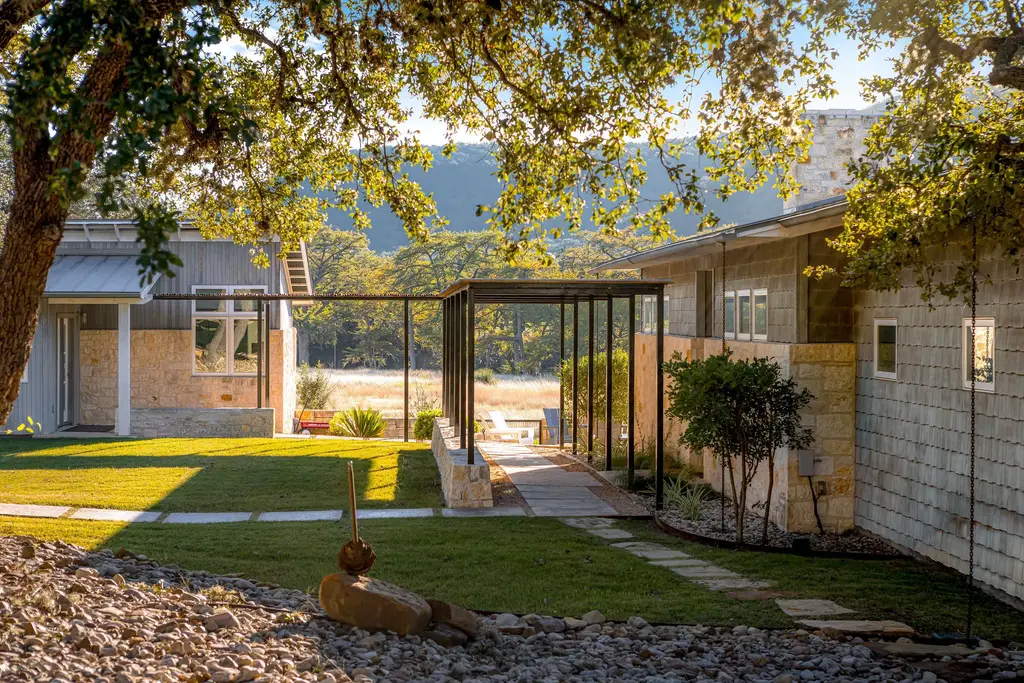 415 Frio Canon Trl, Leakey