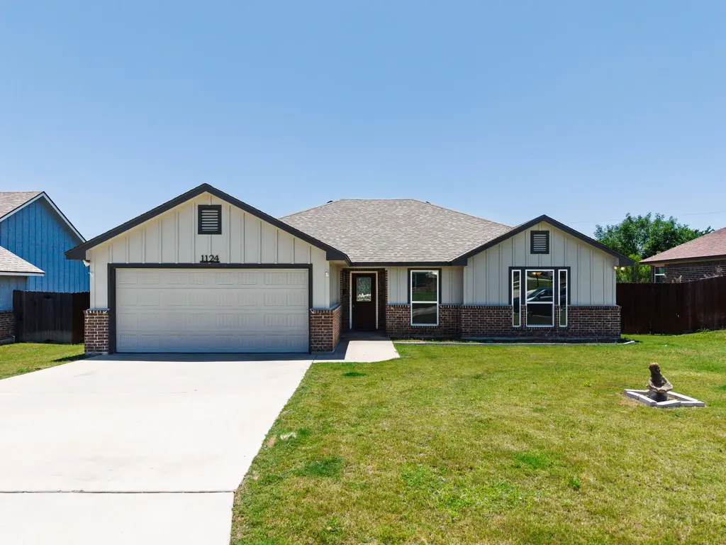 1124 Limestone Dr, Lampasas