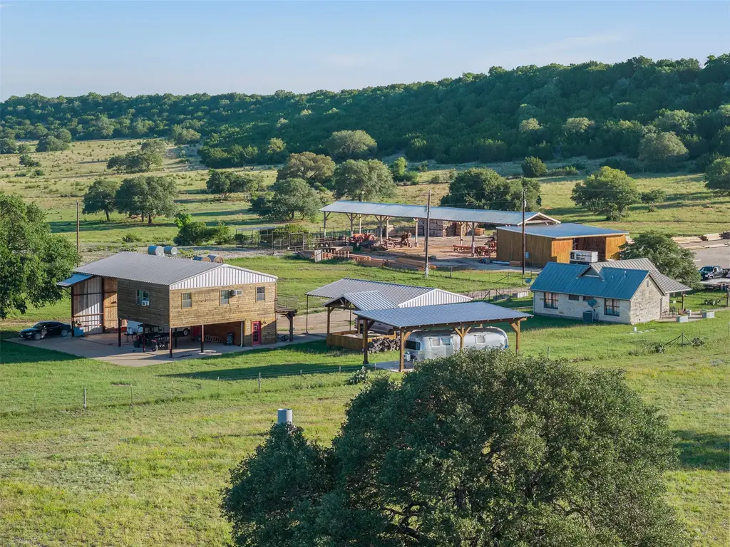 1081 County Road 1320, Lampasas