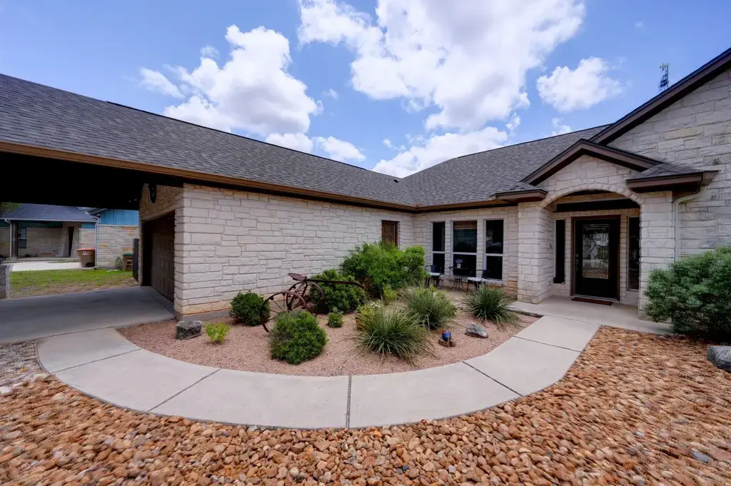 75 Sprucewood Dr, Wimberley