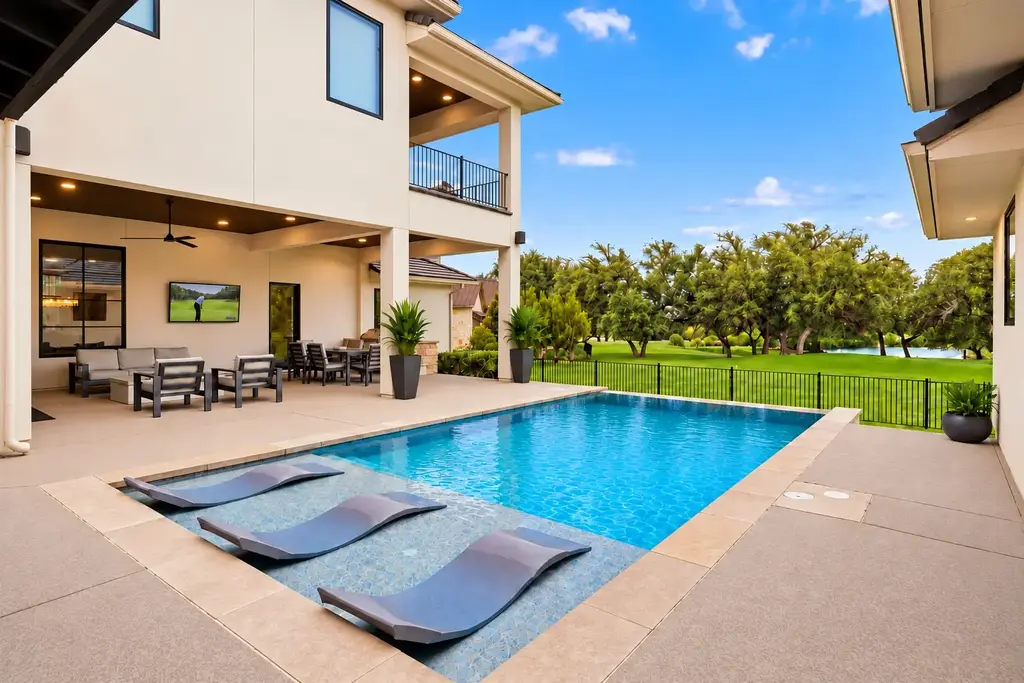 27009 Masters Pkwy, Spicewood