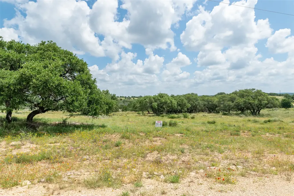140 Longview Ln, San Saba