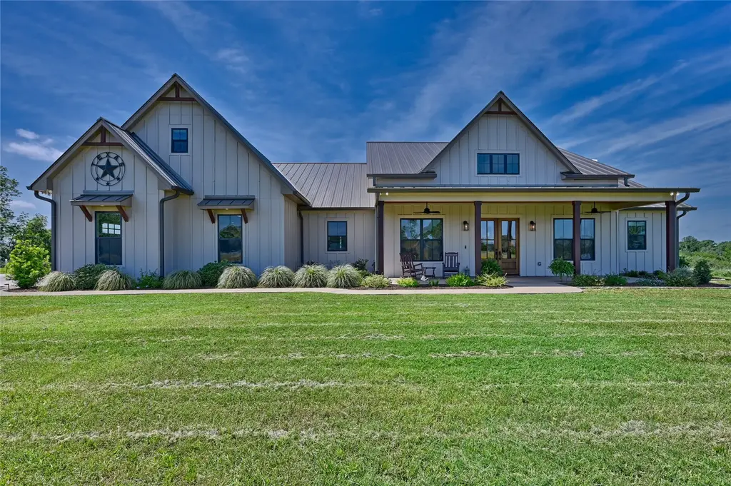 2165 County Road 250, Weimar