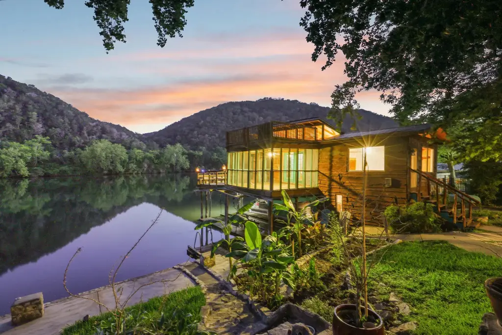 12811 River Bend St, Austin