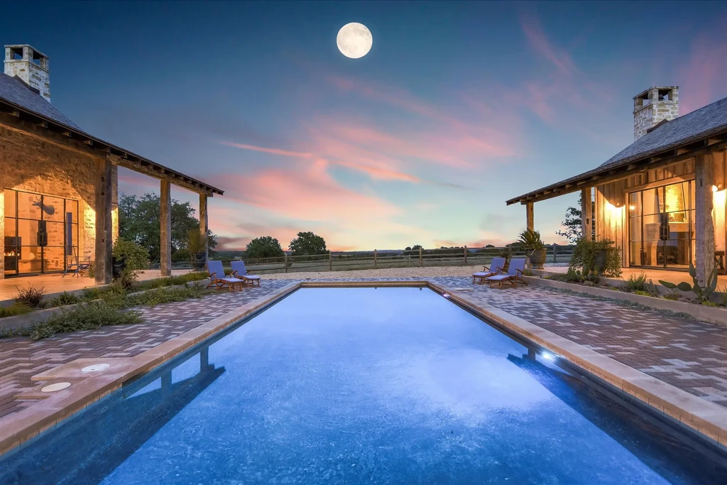 2518 W Fitzhugh Rd, Dripping Springs