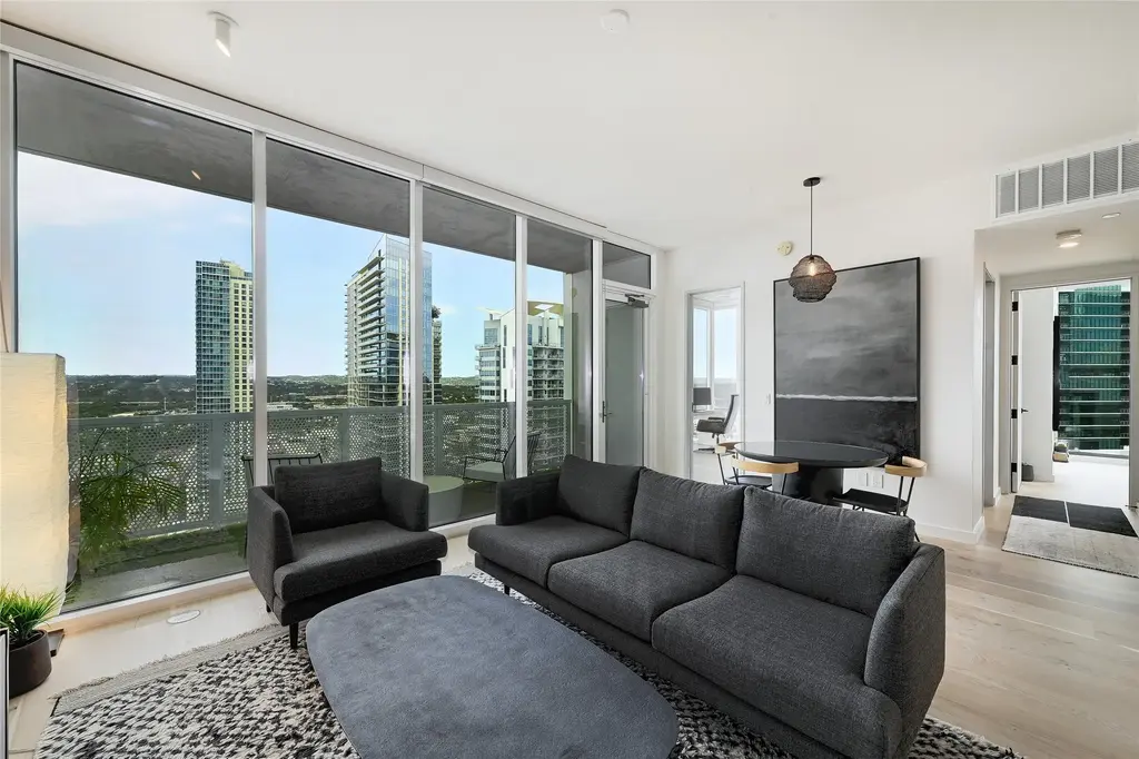 301 West Ave 2201, Austin