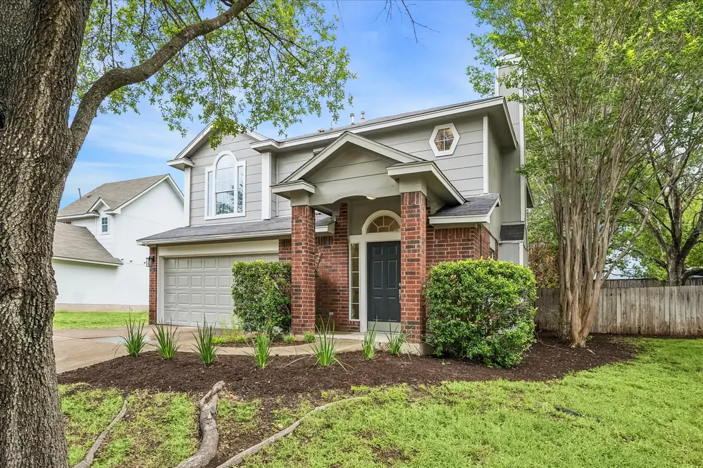 704 Fort Clark Cv, Austin