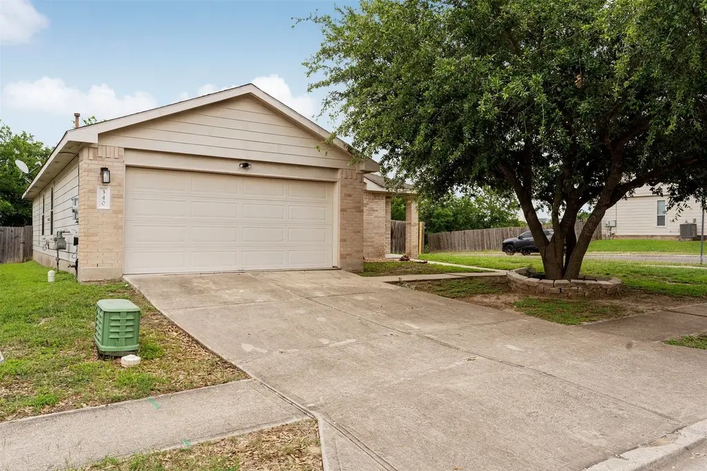 340 Feathergrass Dr, Buda