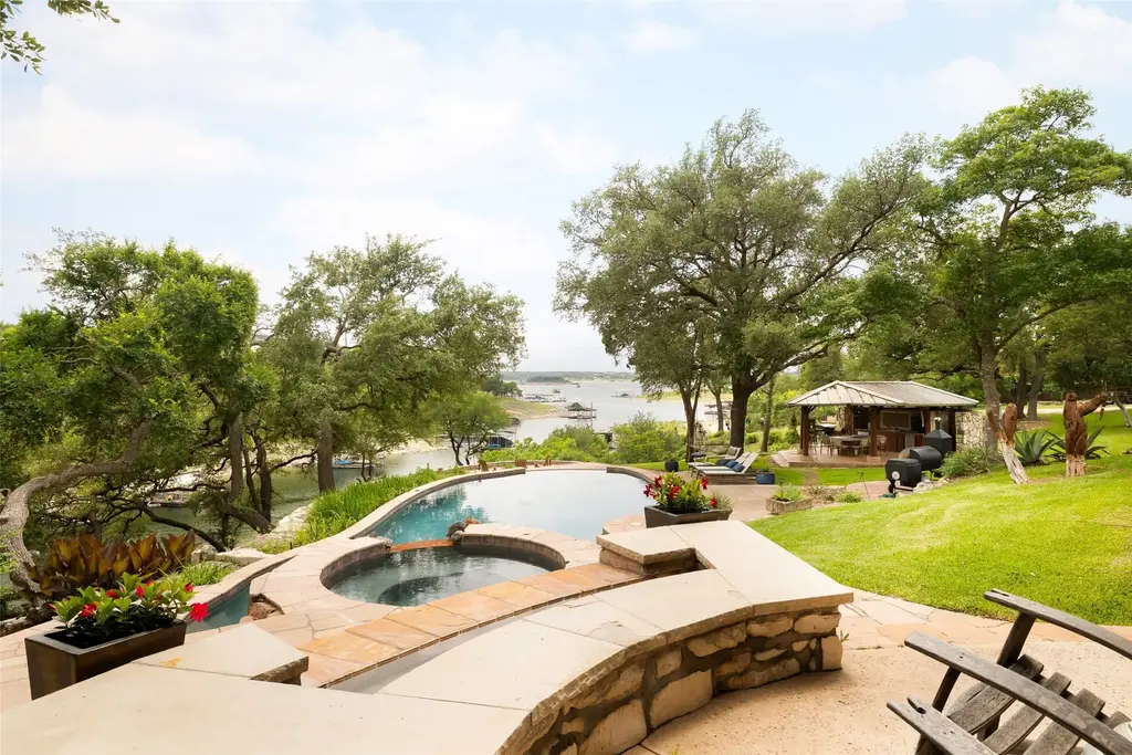 16407 Jackson St, Volente