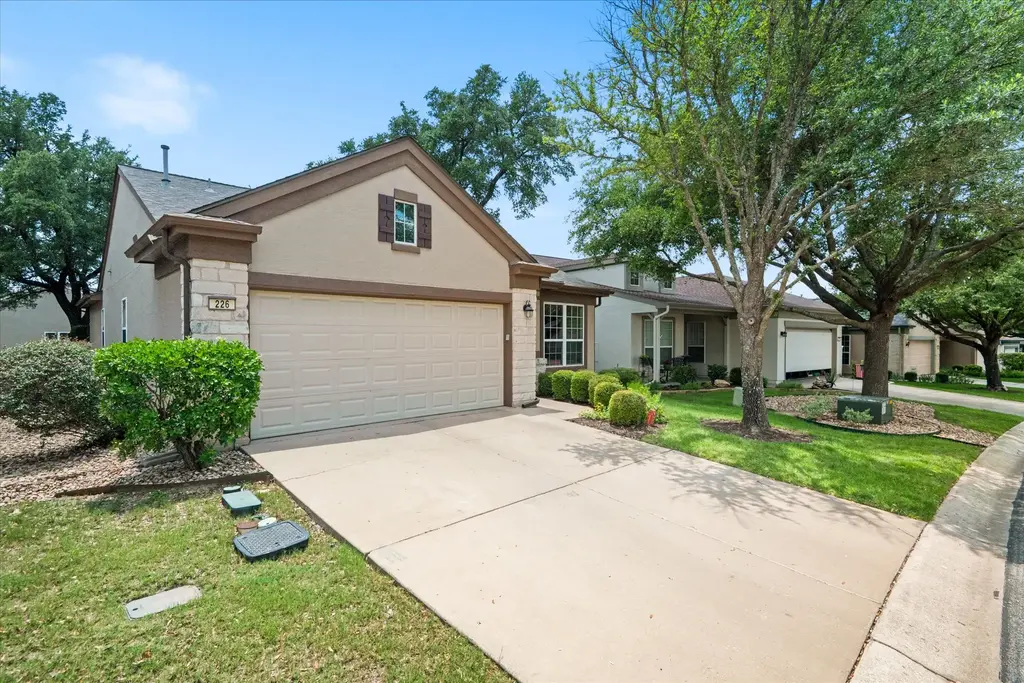 226 Winter Dr, Georgetown