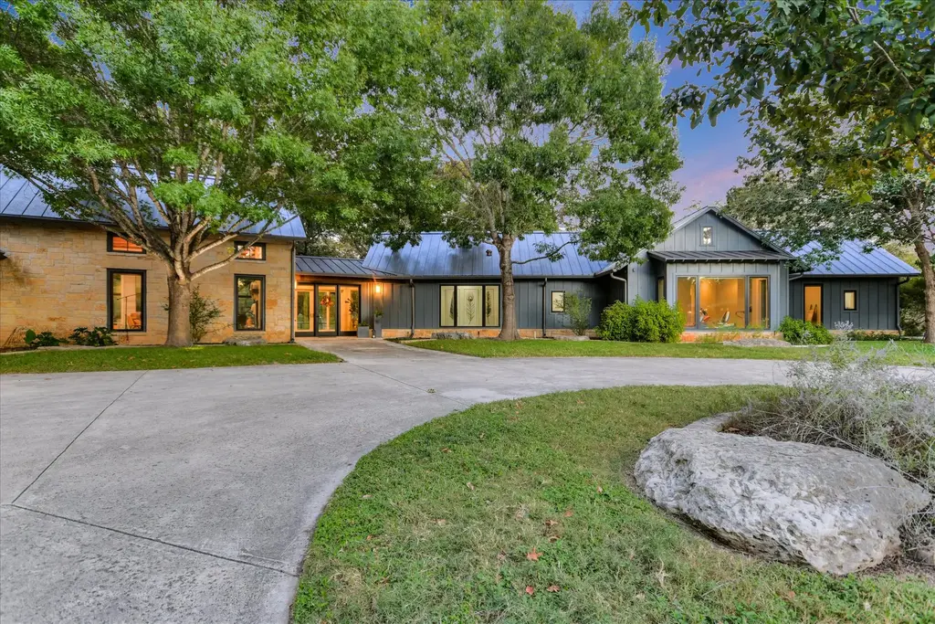 125 Lazy L Ln, Wimberley