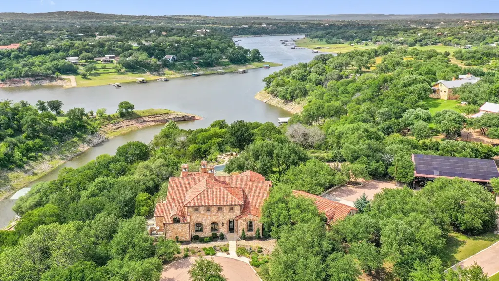 808 Rivercliff Dr, Spicewood