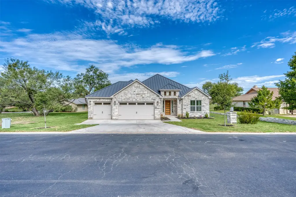 604 Hi Circle South Dr, Horseshoe Bay