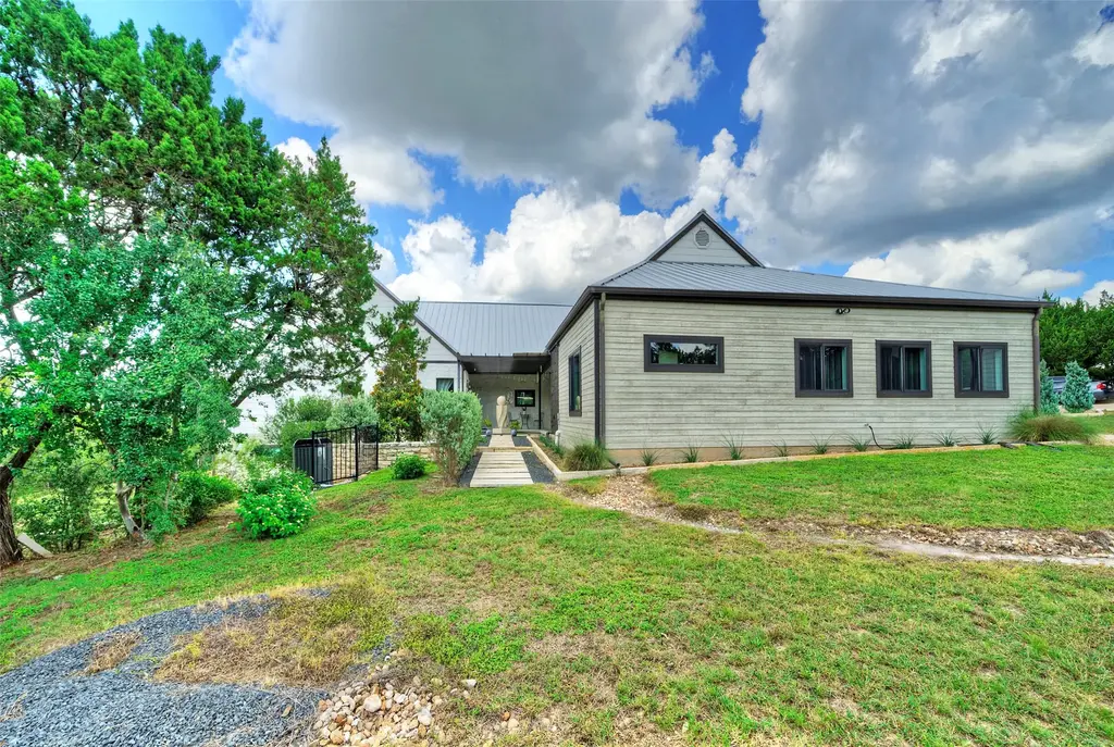 5513 Great Divide Dr, Austin