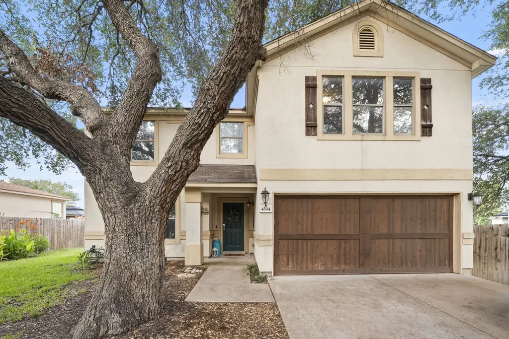 4504 Woodstock Dr, Georgetown