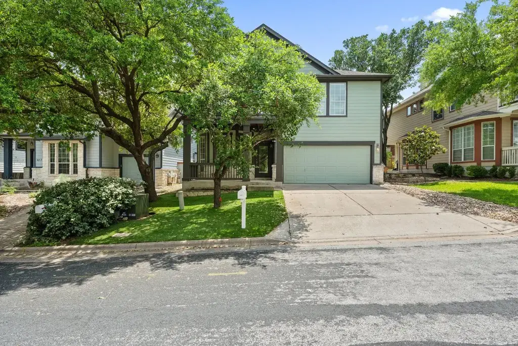 621 12 Oaks Ln, Austin