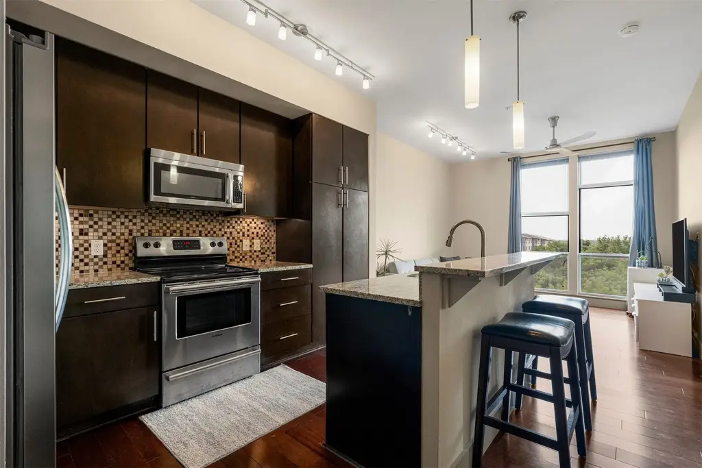 1320 Robert Browning St 408, Austin