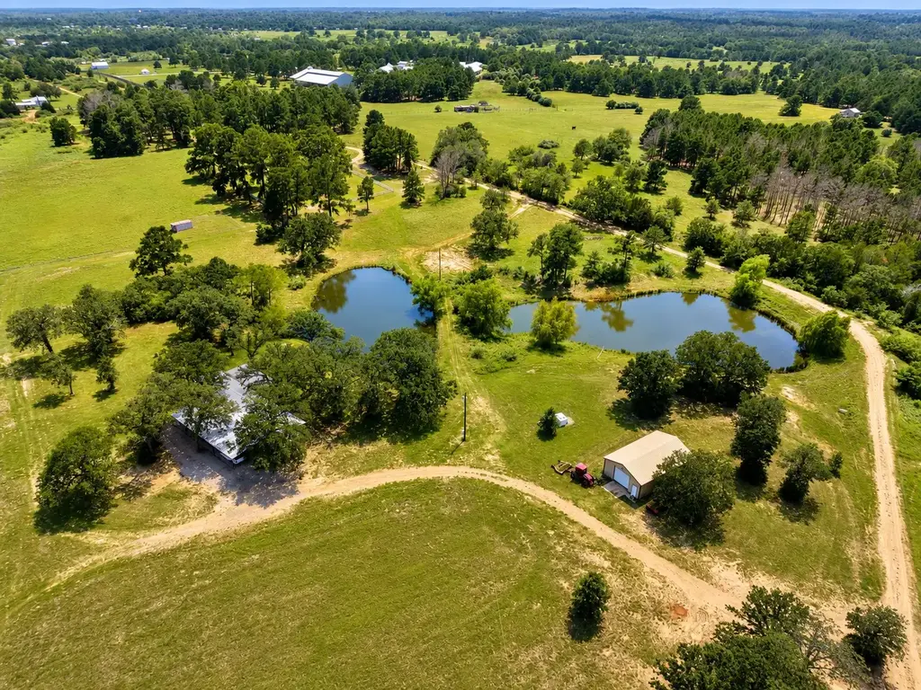 318 Grey Wolf Ln, Bastrop