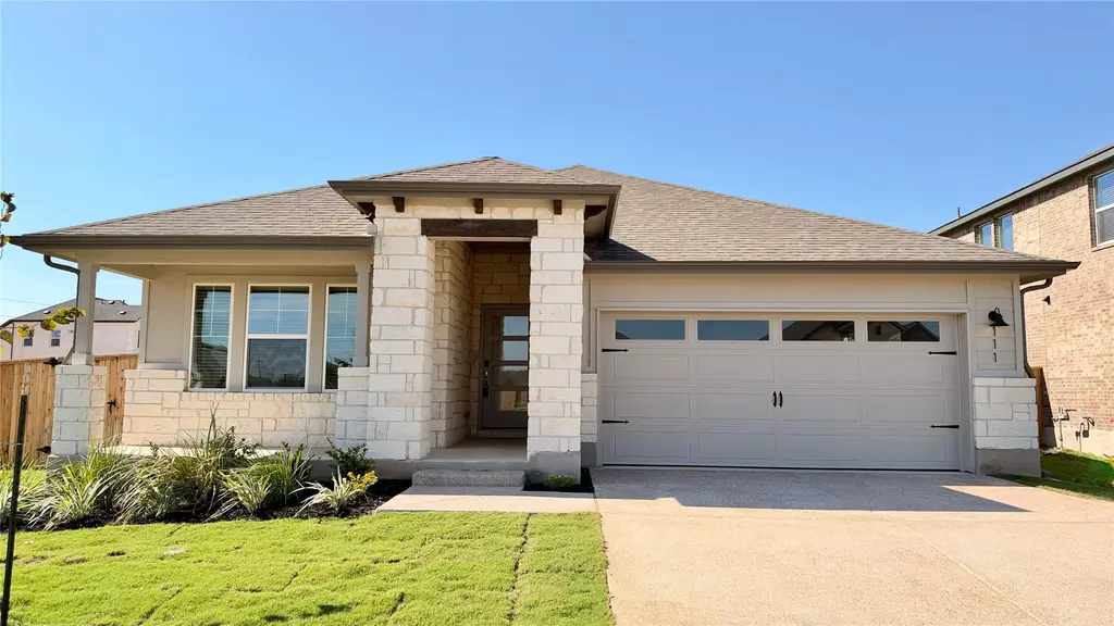 111 Leland Ave, Buda