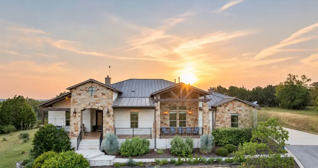 119 Creekside Trl, Spicewood