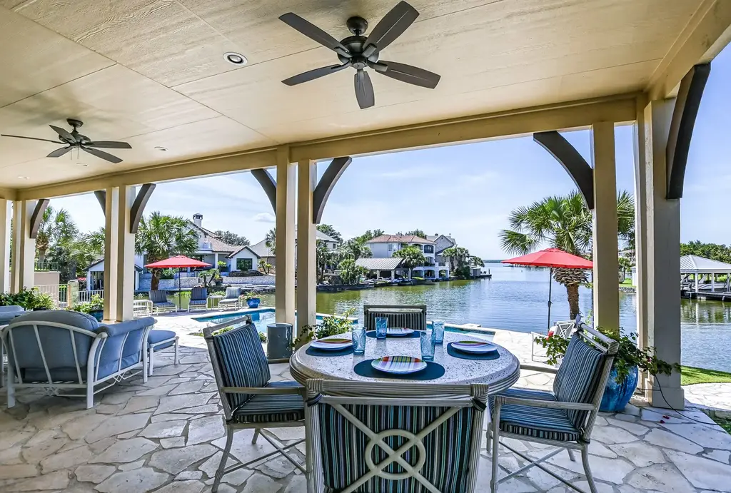 84 Applehead Island Dr, Horseshoe Bay