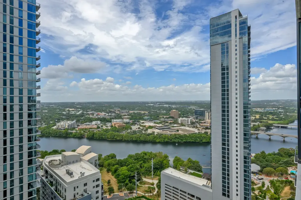610 Davis St 3303, Austin