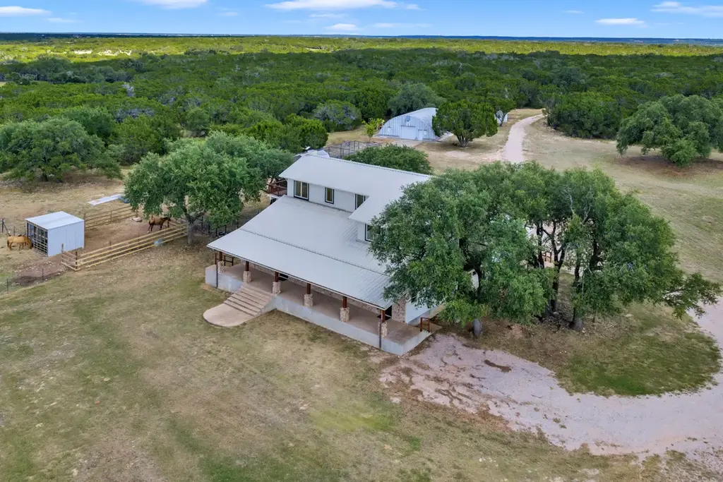 1500 Greer Ln, Burnet