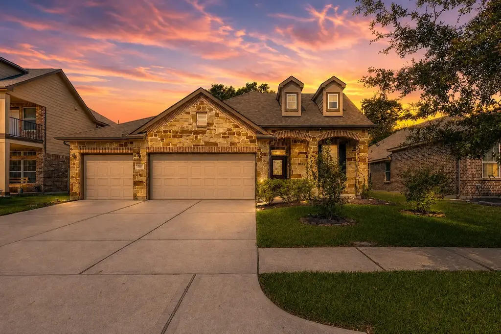6531 Hunters Creek Ln, Baytown