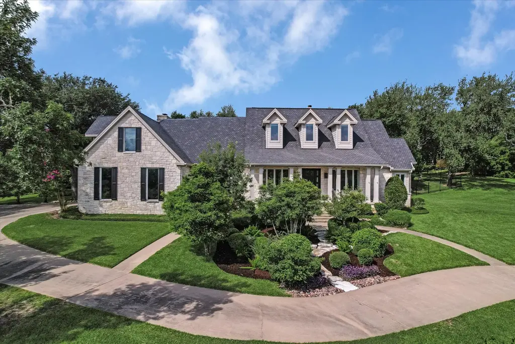 18 Ehrlich Rd, Austin