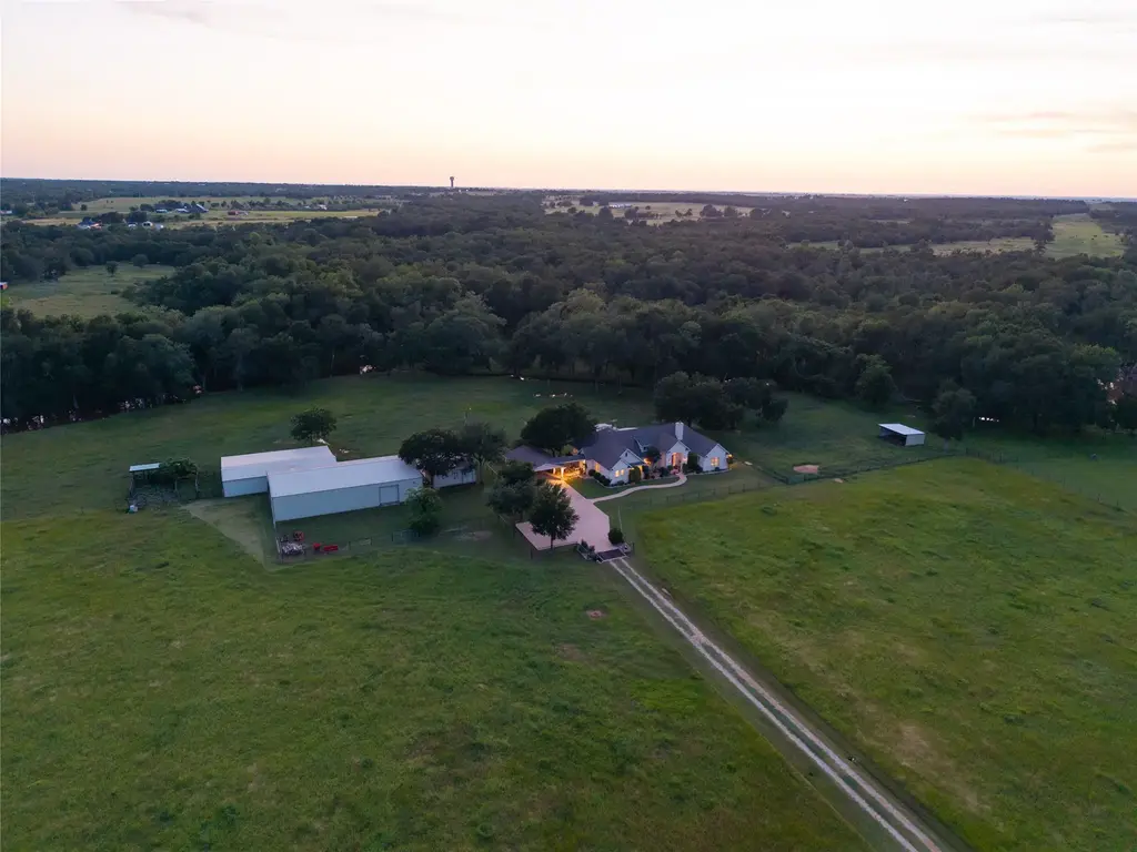 4140 County Road 467, Elgin