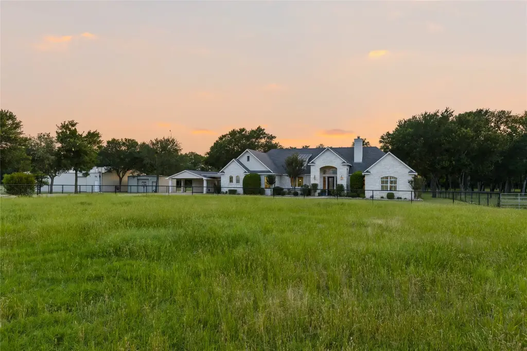 4140 County Road 467, Elgin