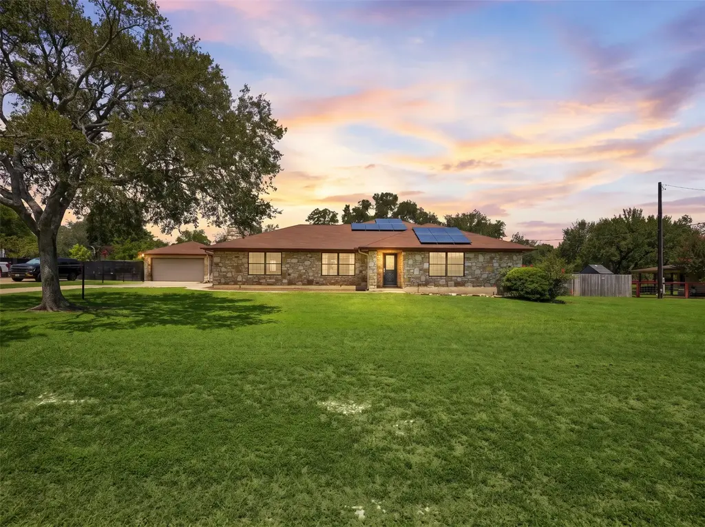 208 Maple Dr, Mountain City
