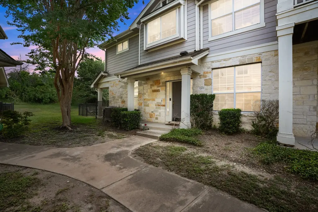 1900 Scofield Ridge Pkwy 1203, Austin