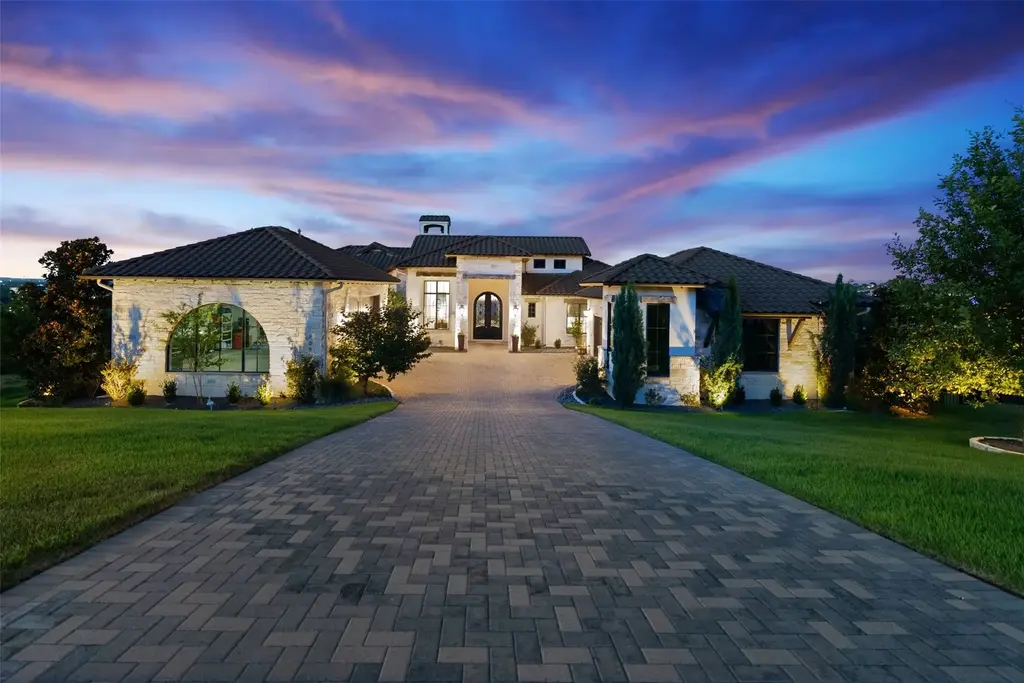 609 Vendemmia Bnd, Austin