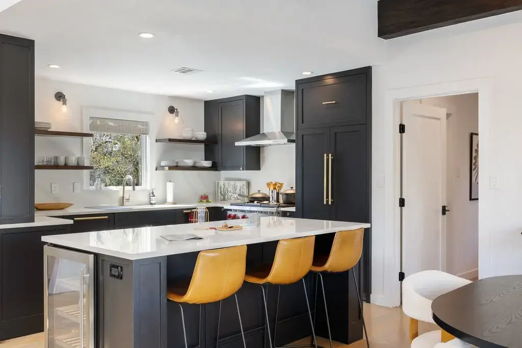 1 Sugar Shack Dr, West Lake Hills