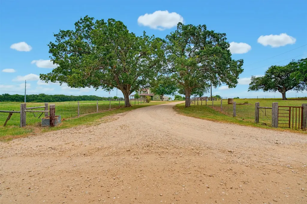 4493 County Road 304, Rockdale