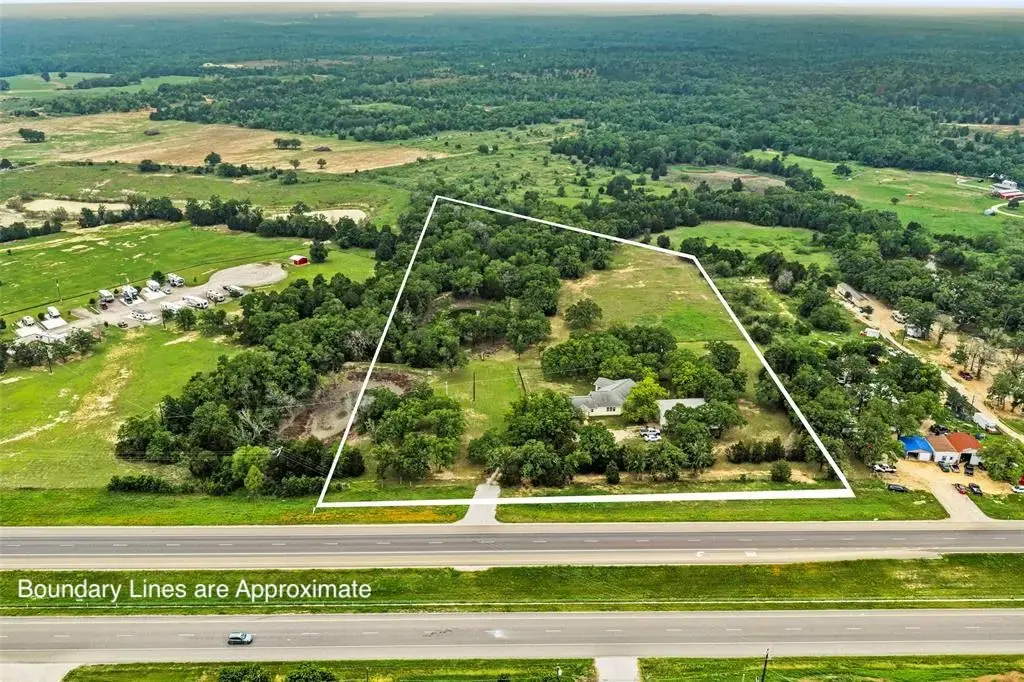 1389 Highway 290 E, Elgin