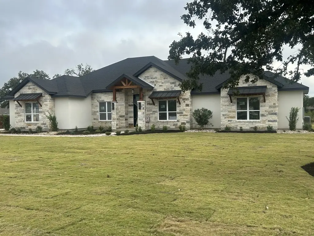 320 Lazy Creek Dr, Georgetown
