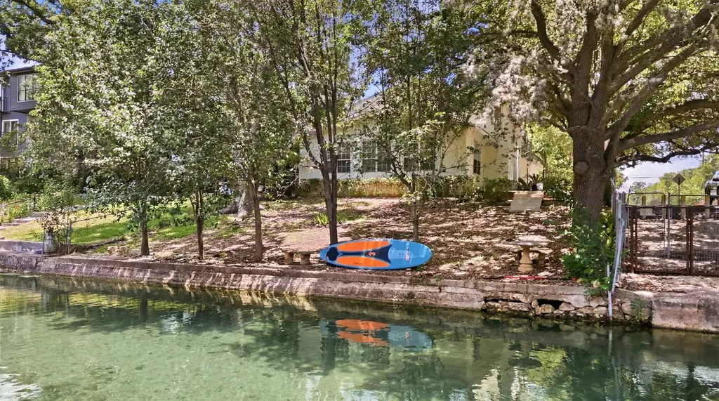 101 E Edgewater Ter, New Braunfels