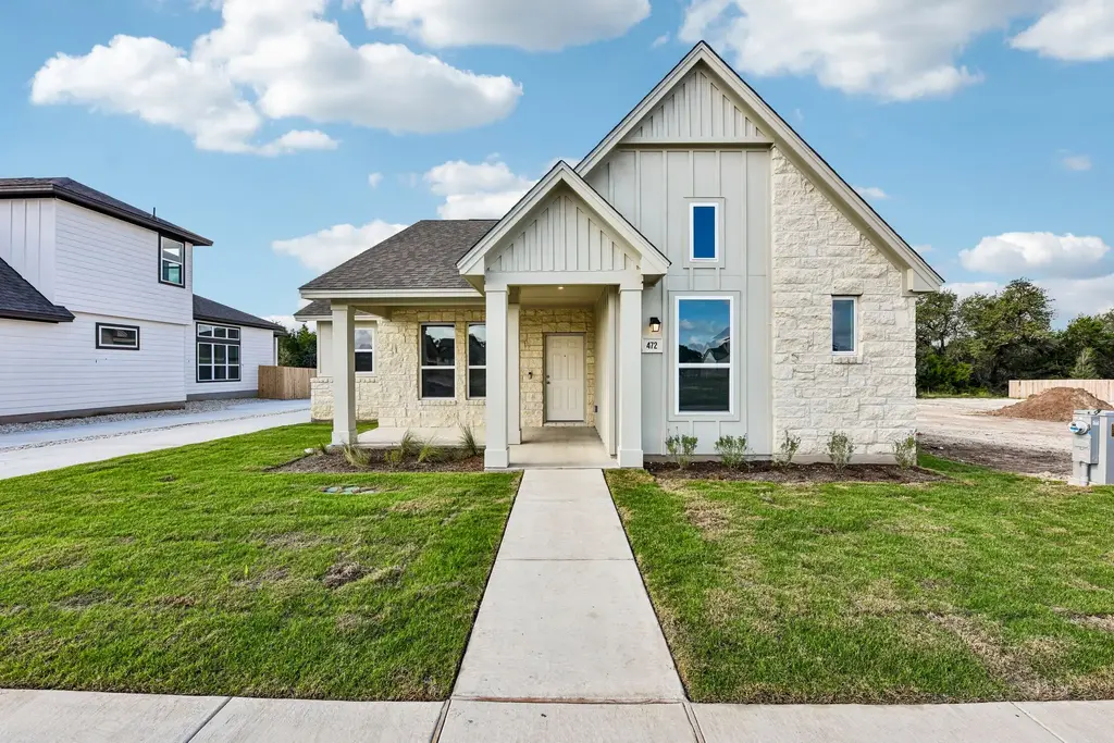 472 Treadwell Ln, Kyle