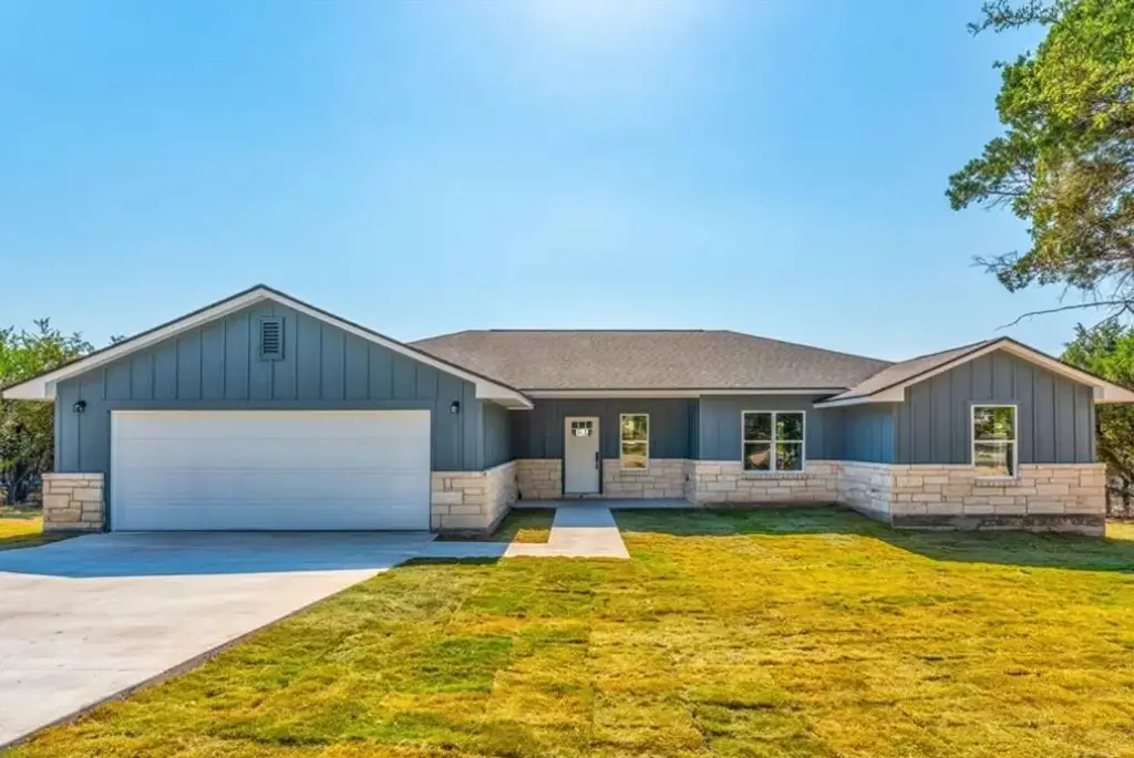 5702 Thunderbird St, Lago Vista