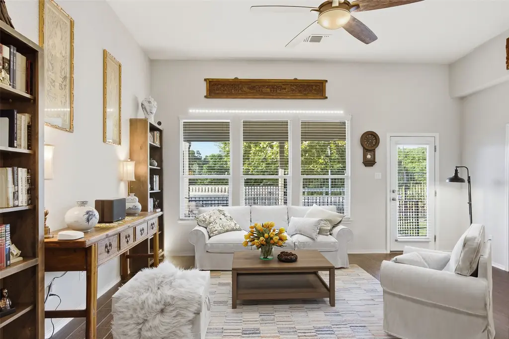 1050 Kenney Fort Xing 13, Round Rock